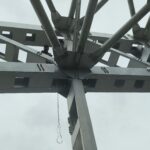 चिन्यालीसौड़ में सियासी संग्राम! अध्यक्ष ब्रिज पर, सभासद छत पर—मचा हड़कंप